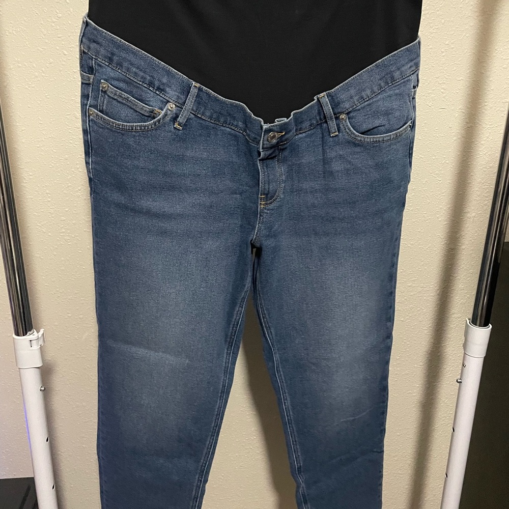Maternity True Waistband Full Panel
Straight Jeans